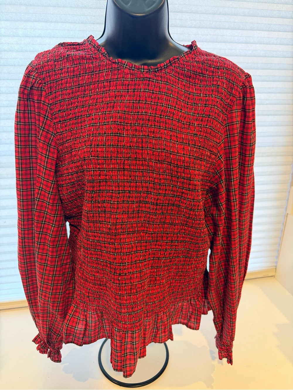 Old Navy Red Plaid Smocked Long-Sleeve Top Women’s Large Size L